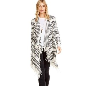 Chaser 100% Linen Fringe Longline Cardigan with Pockets. Size Small.